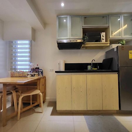 Muggle Stay Guest House - Bonifacio Global City Taguig マニラ市 エクステリア 写真